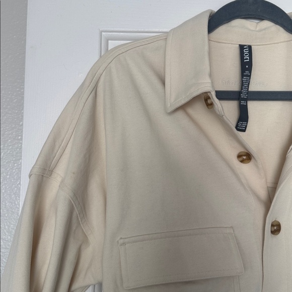 Vuori Mackenzie Cropped Shirt Jacket Size Small - Picture 9 of 12